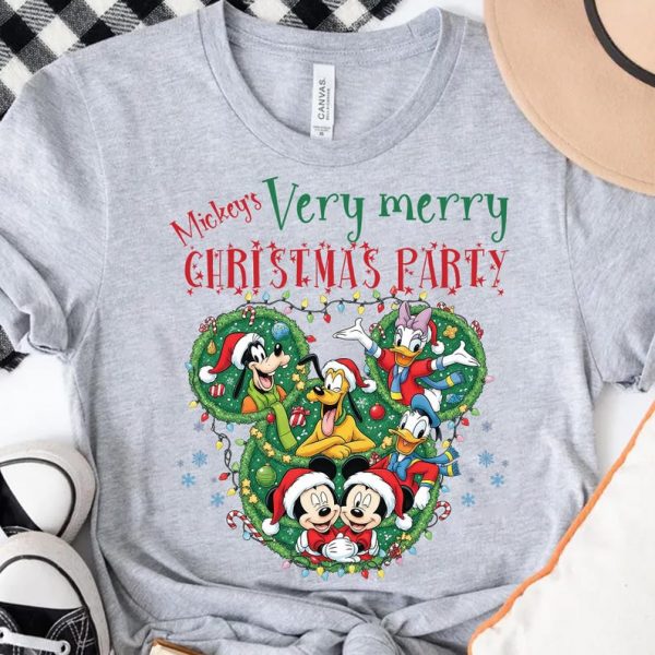 Comfort Colors Mickey's Very Merry Christmas Party 2025,Disney Family Christmas png,Mickey and friends christmas ,Mickey Christmas